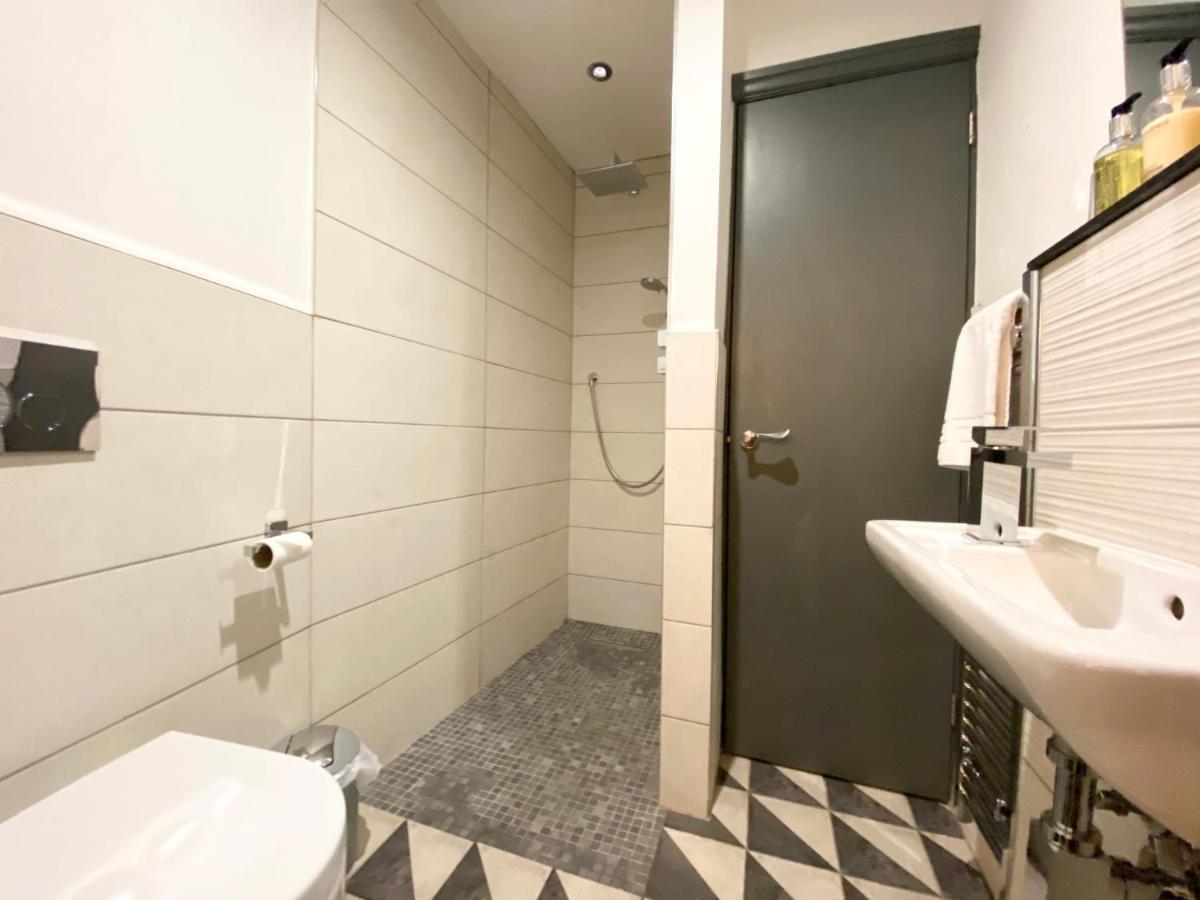 Studio At The Coach House Apartments Лидс Экстерьер фото